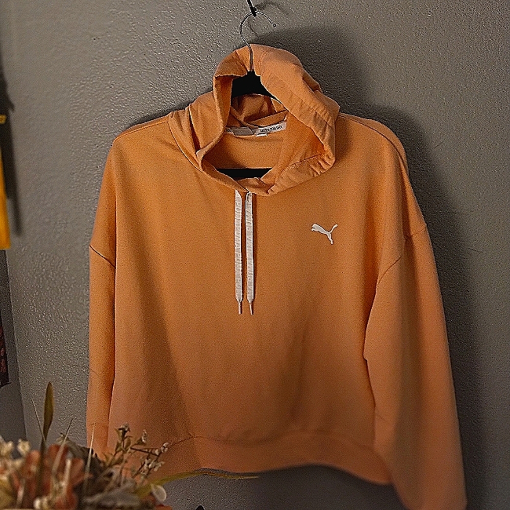 Woman's XL  Puma Pullover